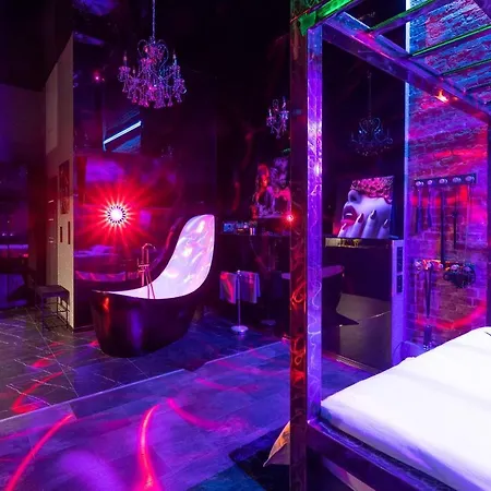 Διαμέρισμα Bdsm Grey Manufaktura Centrum Miasta Legionow 18 , Idelny Na Prezent, Parking Na Terenie , Tylko Dla Doroslych Adults Only *