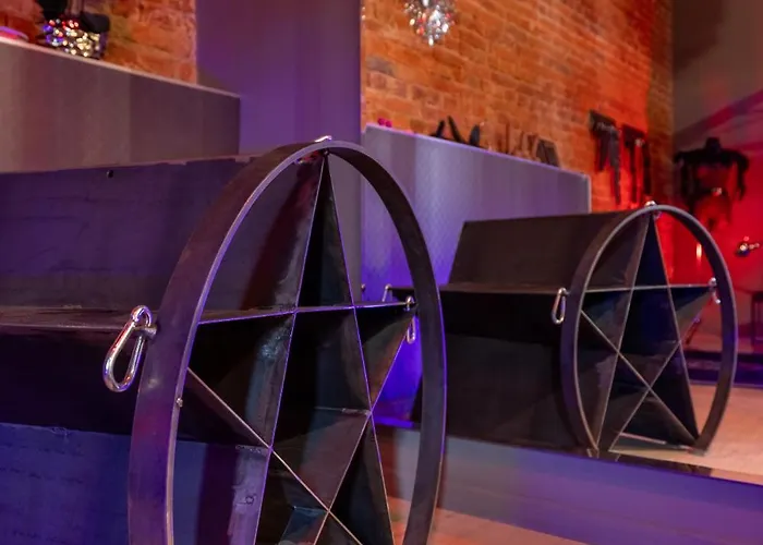 Bdsm Grey By Bast Manufaktura Centrum Miasta Legionow 18 , Idelny Na Prezent, Parking Na Terenie , Tylko Dla Doroslych Adults Only شقة *