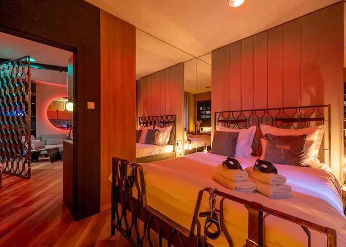 Bdsm Grey By Bast Manufaktura Centrum Miasta Legionow 18 , Idelny Na Prezent, Parking Na Terenie , Tylko Dla Doroslych Adults Only *