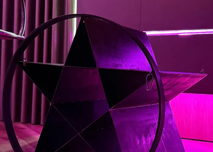 Bdsm Grey By Bast Manufaktura Centrum Miasta Legionow 18 , Idelny Na Prezent, Parking Na Terenie , Tylko Dla Doroslych Adults Only